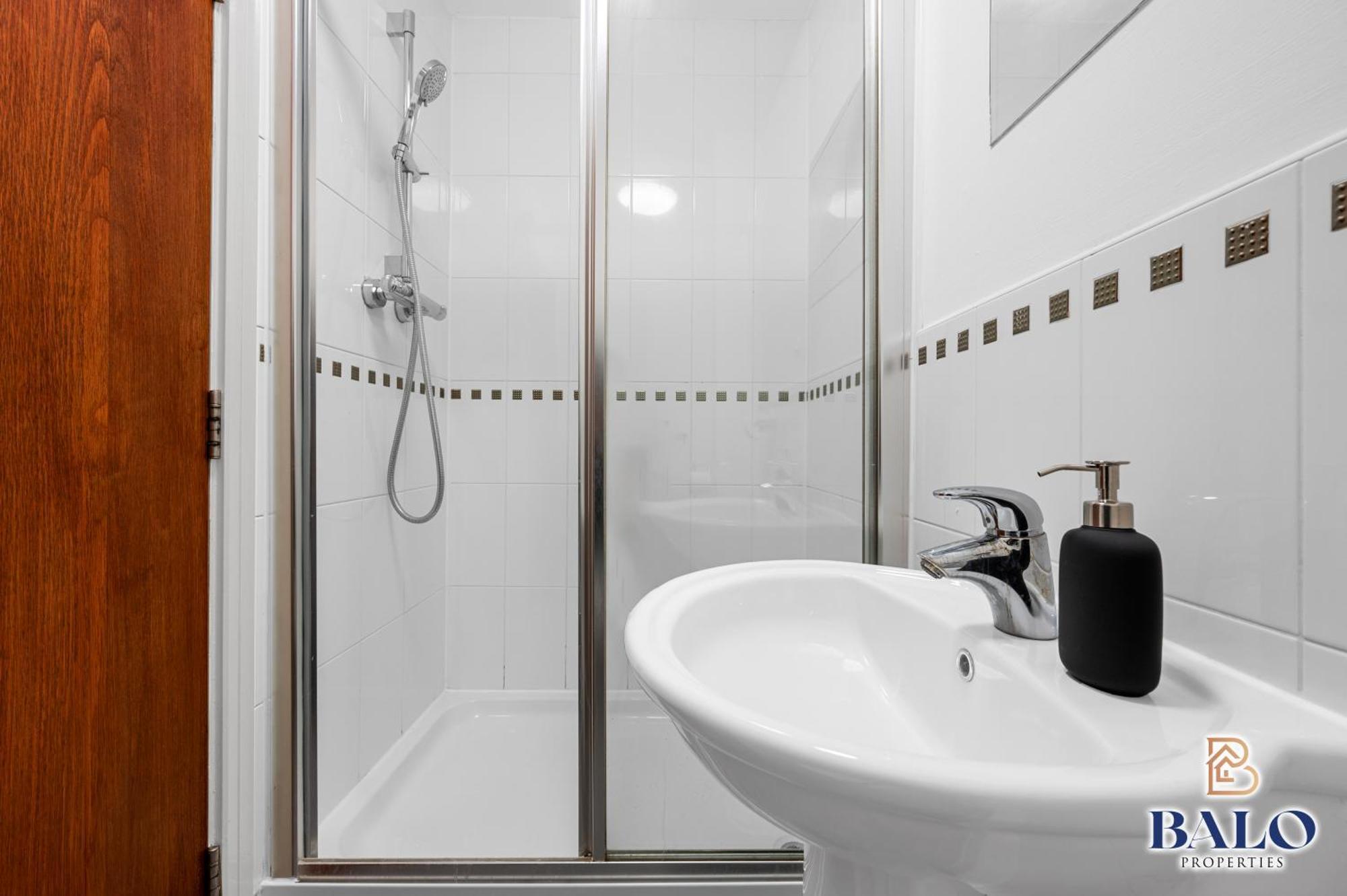 Modern Spacious 2Bedroom Apartment Great! Location By Etihad Mancity Stadium& Coop Live Arena Манчестер Экстерьер фото